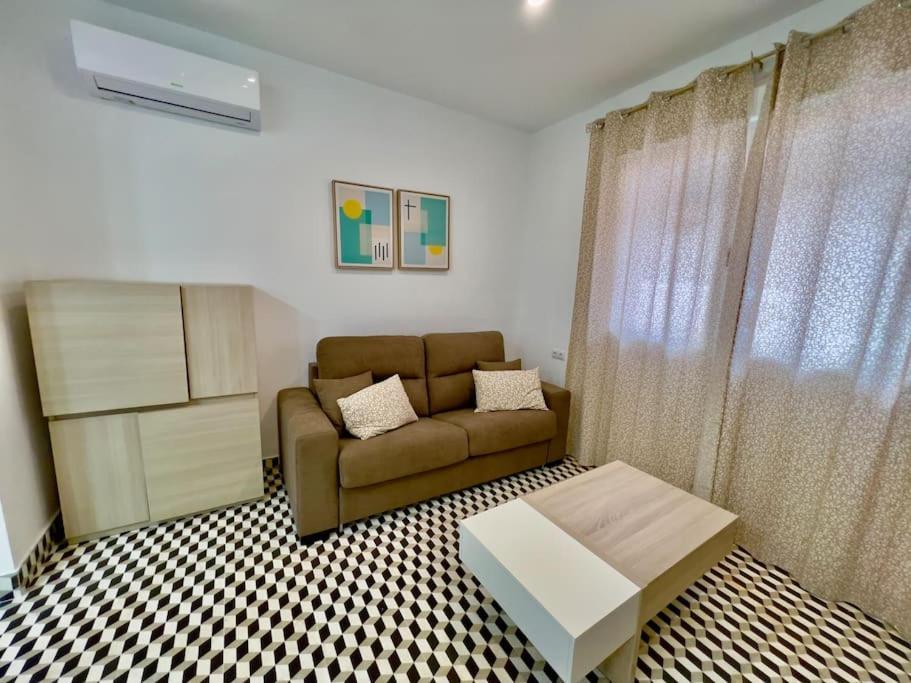 Rockside Residences Suites La Linea N1 La Línea de la Concepción Εξωτερικό φωτογραφία